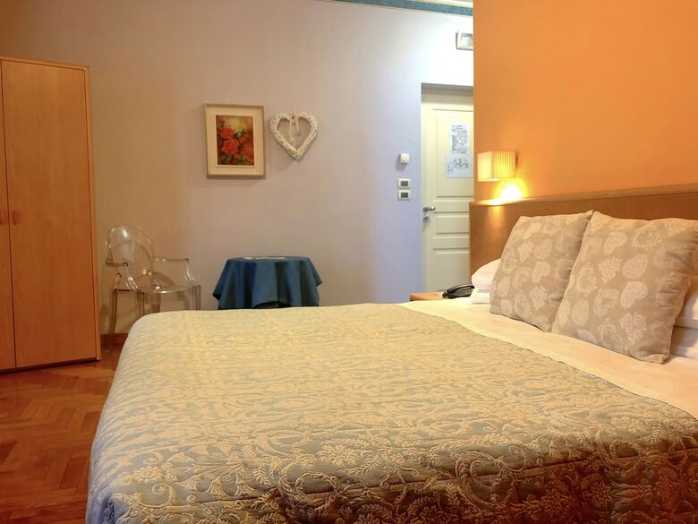 Hotel La Fert� Restaurant And Suites
