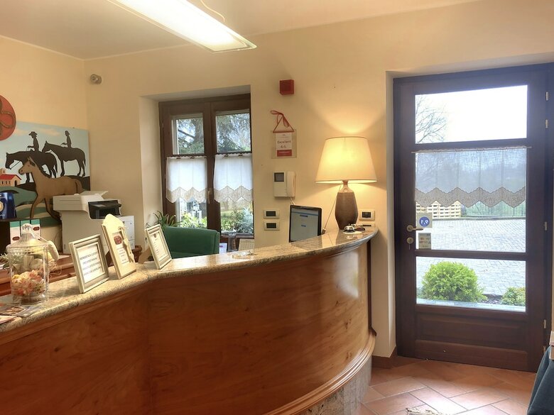 Hotel La Fert� Restaurant And Suites