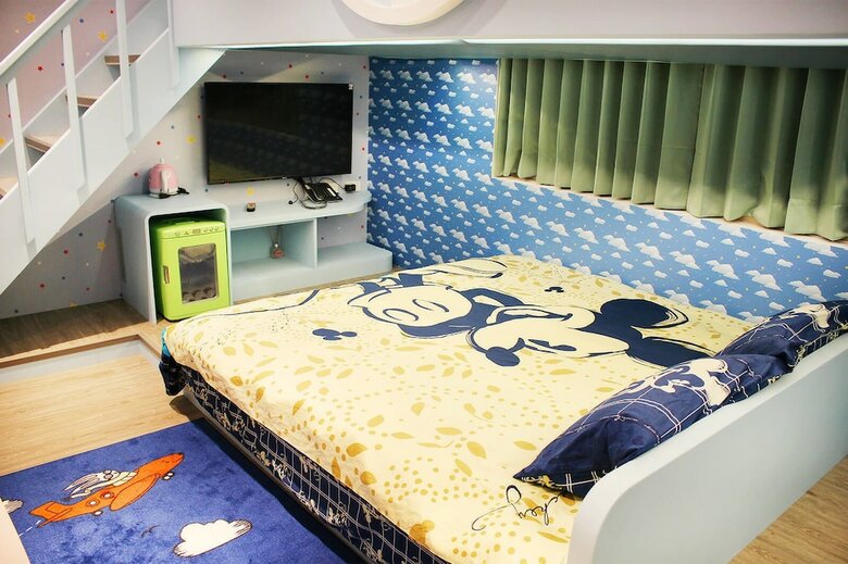 Bed & Breakfast Poetic Castle-family Theme Villa