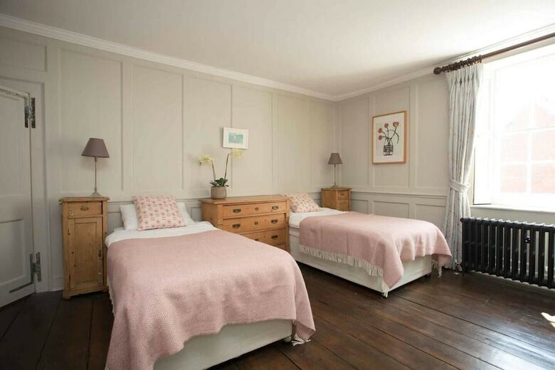 Apartamentos Town House With Garden