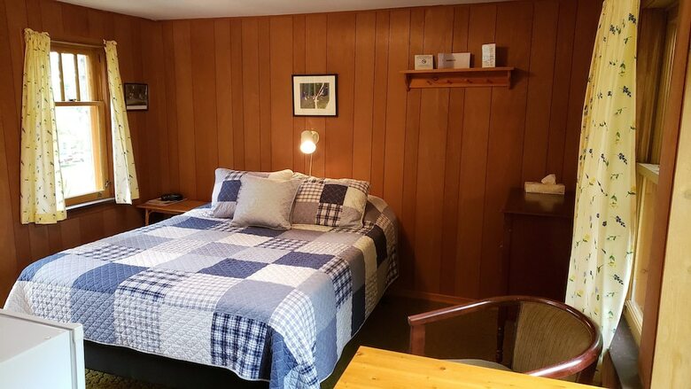 Hotel Miners Bay Lodge