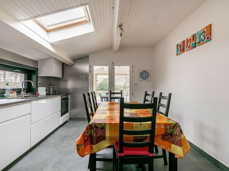 Quiet Holiday Home In Boisset With Swimming Pool