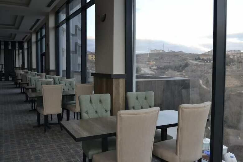 Kanyonvadi Hotel