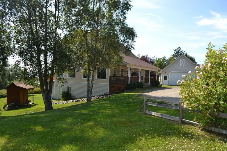 Hotel Pioneer Inn Guesthouse