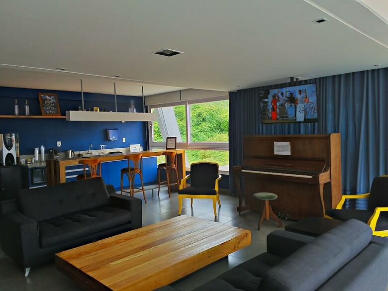 Cris Hotel