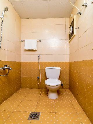Oyo 181 Royal Plaza Residence