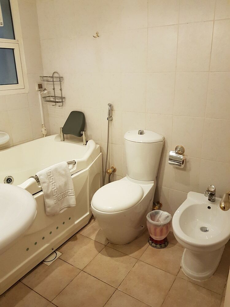 Apartamentos Al Jazeera Hotel Appartments Llc