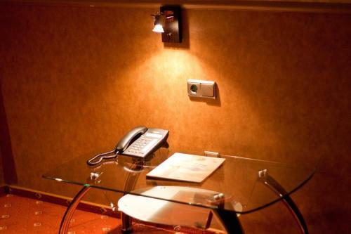 Road Star Hotel