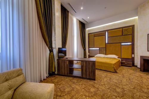 Khan-chinar Hotel