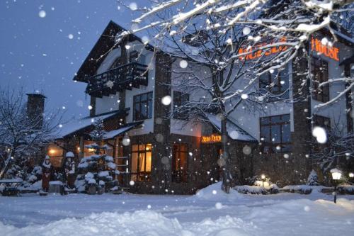 Hotel Guzul's House
