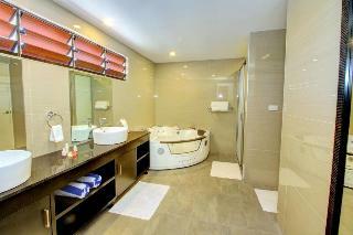 Hotel Nila Beach Resort