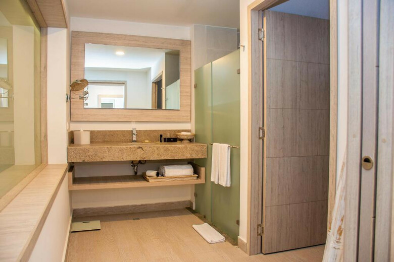 Hotel Grand Sirenis Karmair�