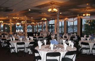 Bridge Point Hotel & Marina