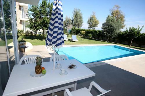 Feronia Villas