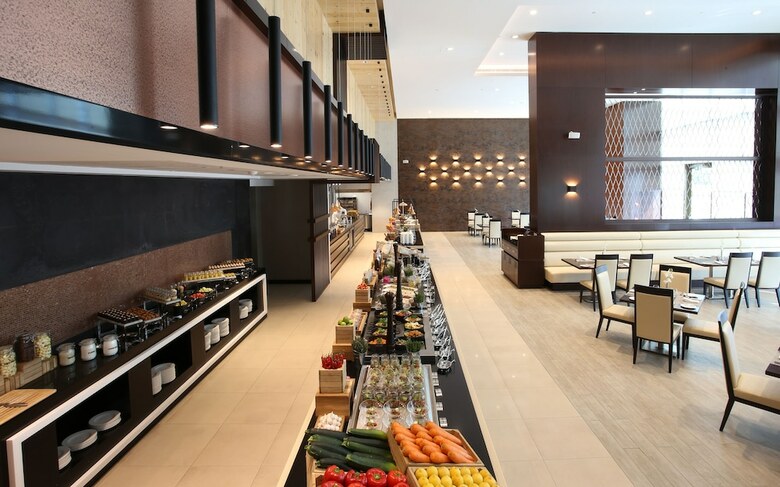 Metropolitan Hotel Dubai