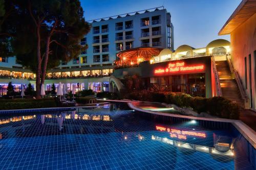 Limak Atlantis Deluxe Hotel