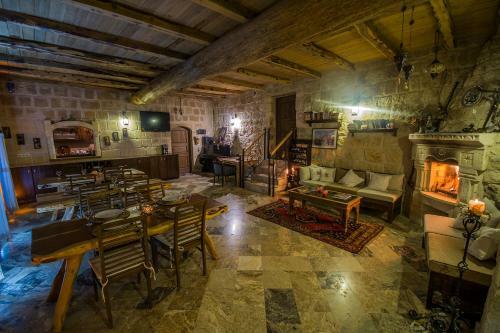 Posada Assiana Cave Hotel