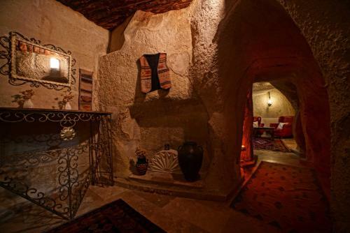 Jerveni Cave Hotel