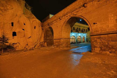 Jerveni Cave Hotel