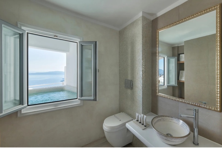 Hotel Aqua Luxury Suites