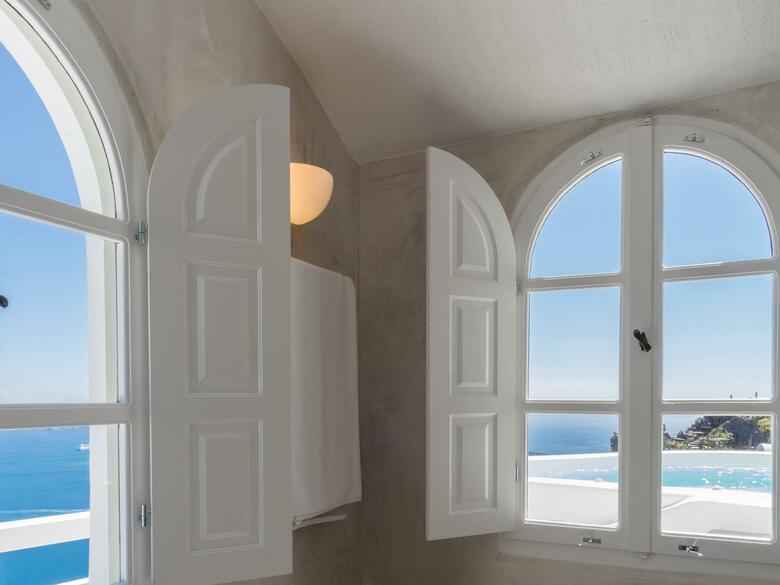 Hotel Aqua Luxury Suites