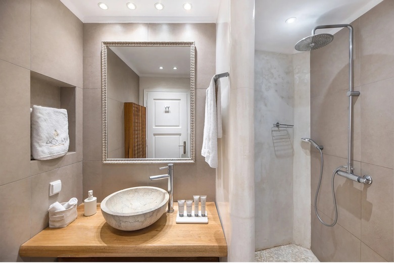 Hotel Aqua Luxury Suites