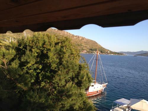 Blue Bosprina Hotel