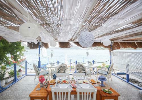 Blue Bosprina Hotel