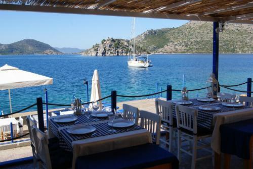 Blue Bosprina Hotel