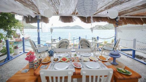 Blue Bosprina Hotel
