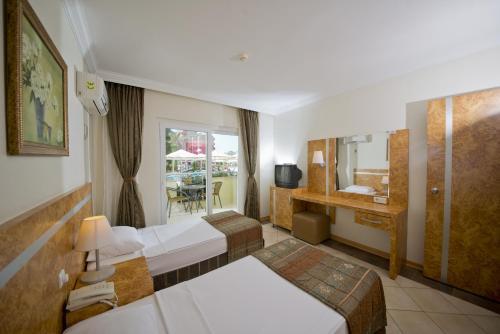 Aydinbey Gold Dream Hotel