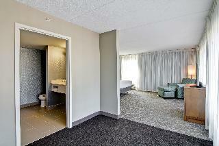Hotel Holiday Inn Express And Suites Oshawa Downtown