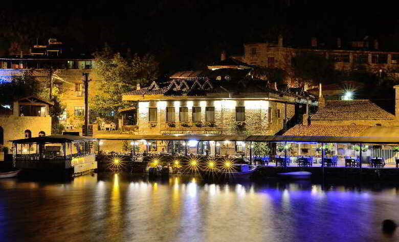 Assos Behram Hotel