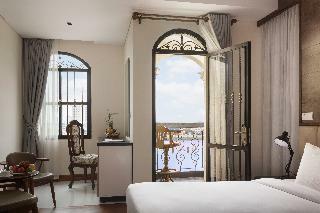 Le Castle River Hotel Apartment