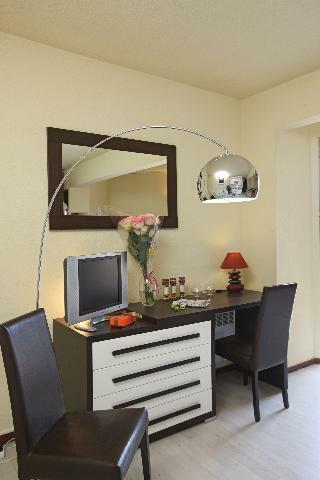 Hotel Le Logis Du Chateau