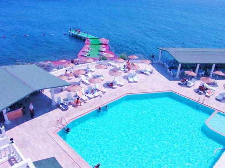 Acacia Hotel