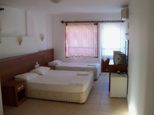 Poseidon Hotel Side