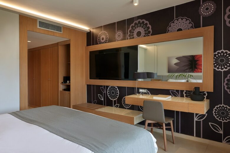 Hotel Atlantica Kalliston Resort & Spa