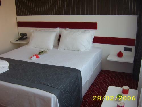Kadhirga Hotel