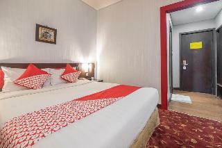 Oyo 821 Hotel Dinasti