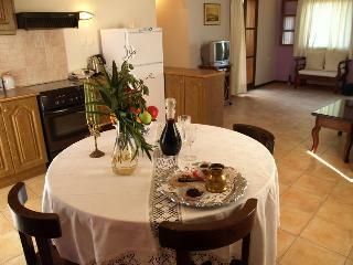 Traditional Villas Therianos