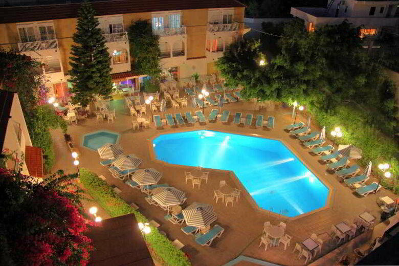 Kassandra Family Aparthotel & Spa