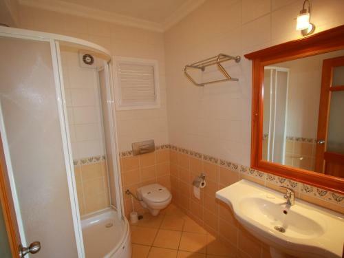 Sea Breeze Hotel And Apartments