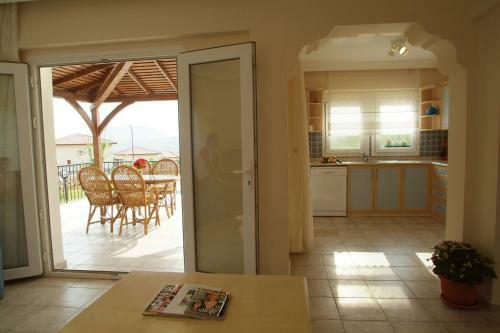 Sea Breeze Hotel And Apartments