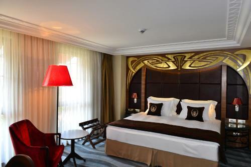 Mona Hotel