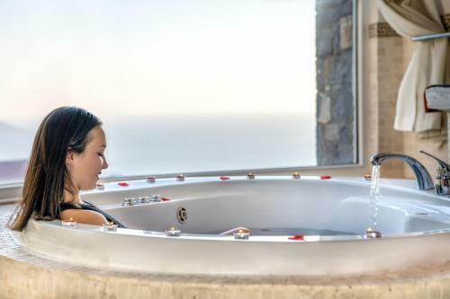 Nicholas Heights Deluxe Suite Hotel