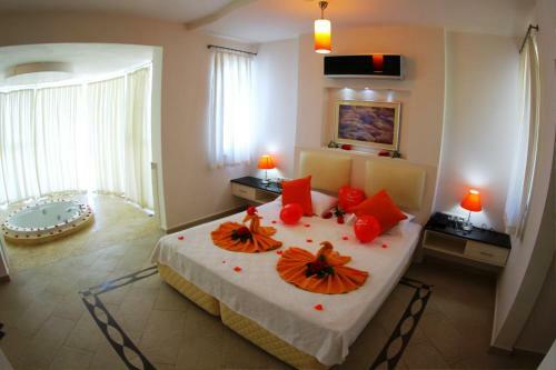 Nicholas Heights Deluxe Suite Hotel