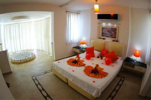 Nicholas Heights Deluxe Suite Hotel