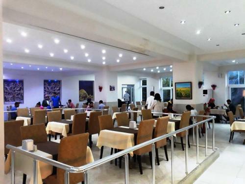 Nicholas Heights Deluxe Suite Hotel