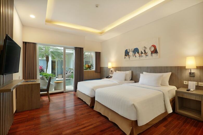 Hotel Aston Canggu Beach Resort & Spa